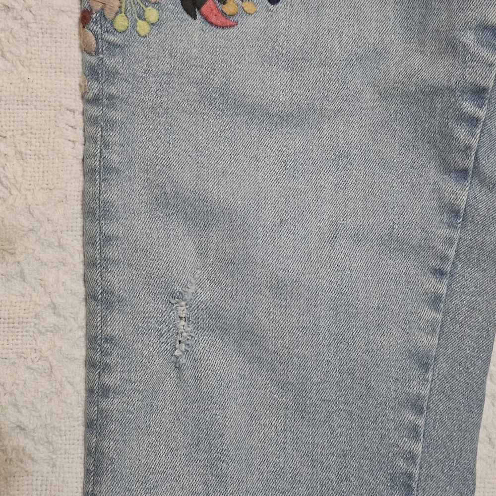 Pilcro and the Letterpress Light Blue Floral Skinny Jeans - Picture 7 of 11